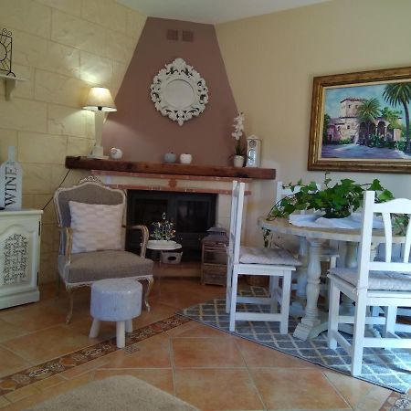 Laurel De La Reina Bed & Breakfast - Boutique 拉苏维亚 外观 照片